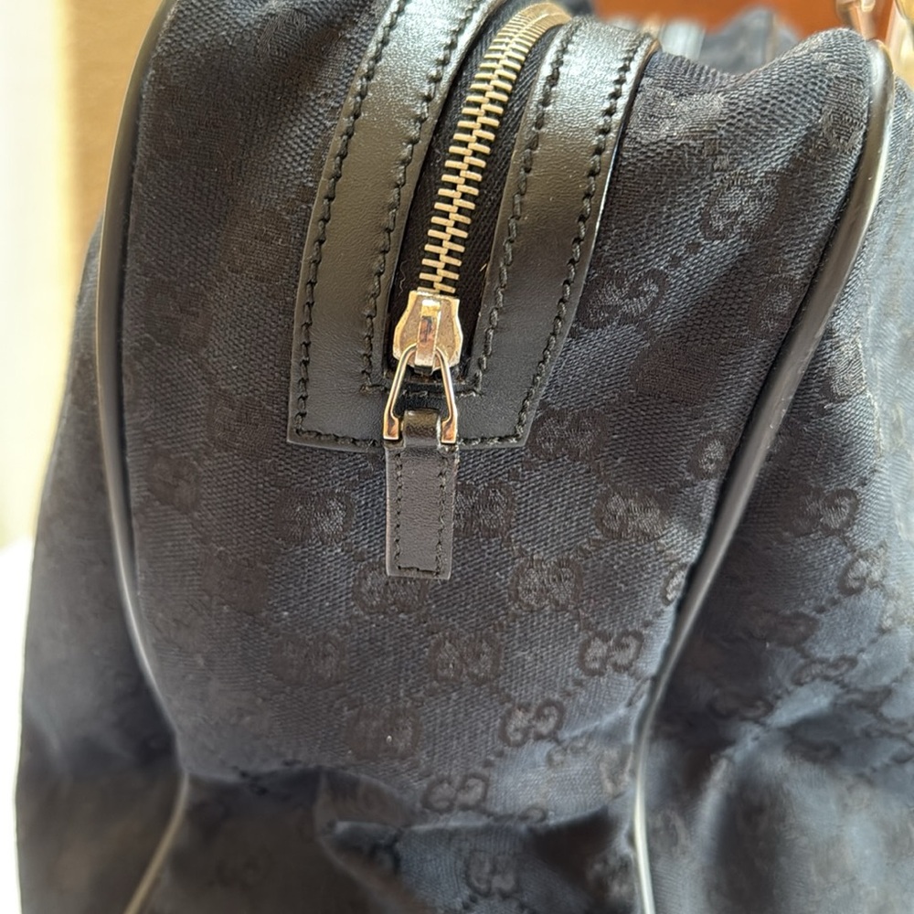 Gucci Authentic Black Weekend Travel Bag with Structured Design - Picture 8 of 16